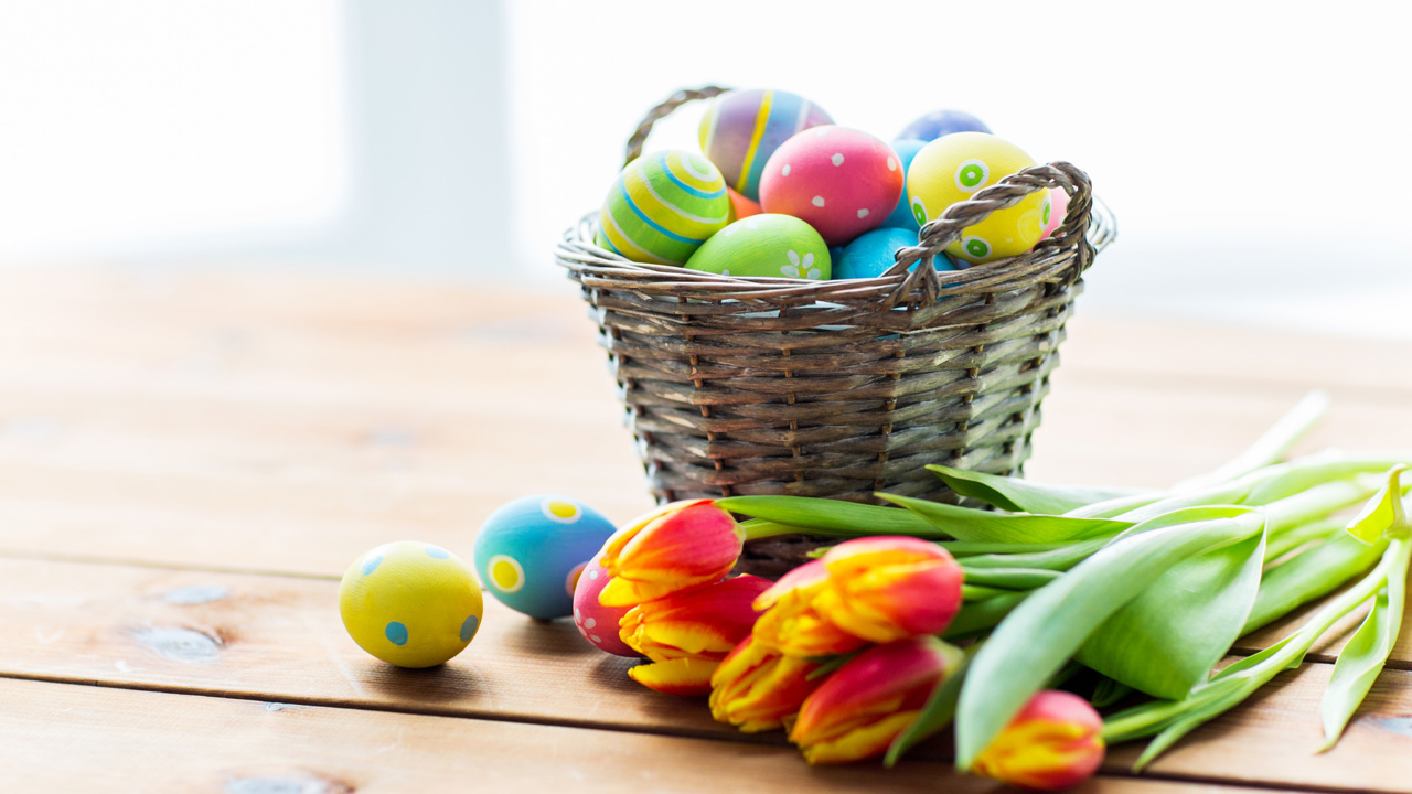Mp14641379 Close Up Of Easter Eggs In Basket And Flowers
